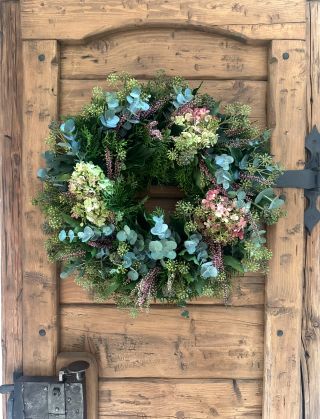 Podzimní věnec pro paní Katku a jejich domov❤️🏡. Děkuji, že se vracíte❤️. #podzimnivenec #prirodnivenec #venecnadvere...
