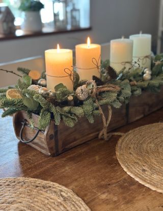 Druhá adventní neděle, druhá svíčka “Láska” ❤️, nejde strávit jinak, než s těmi nejbližšími a s vůní adventu❤️🌲🌟. Krásný...